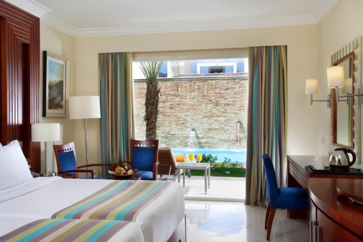 Swim Up Twin room with balcony