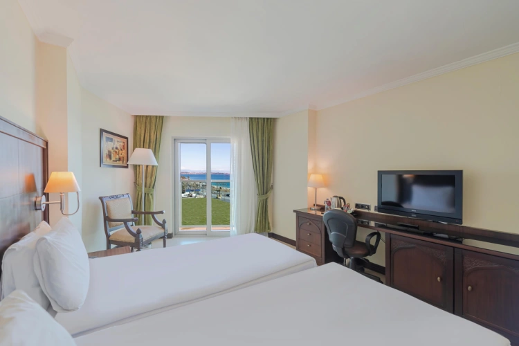 Standard Twin room seafront