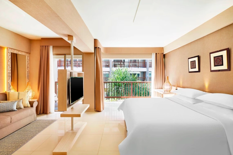 1 Bedroom Larger Double Suite with Lagoon view