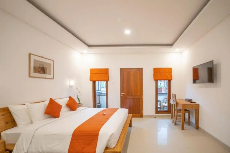 Deluxe room with pool view