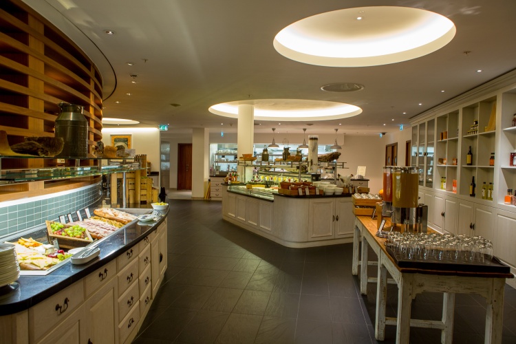 Hilton London Heathrow Airport Terminal 5 photo 13