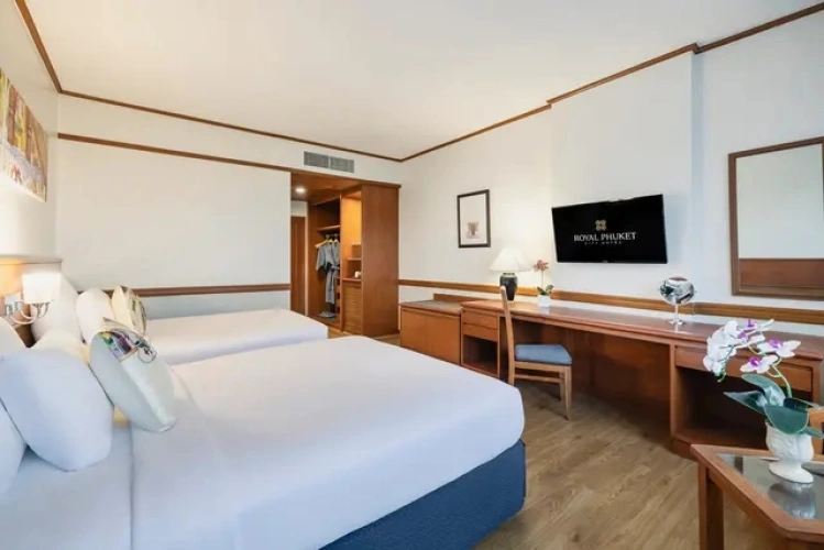 Premier Superior Twin room with partial sea view