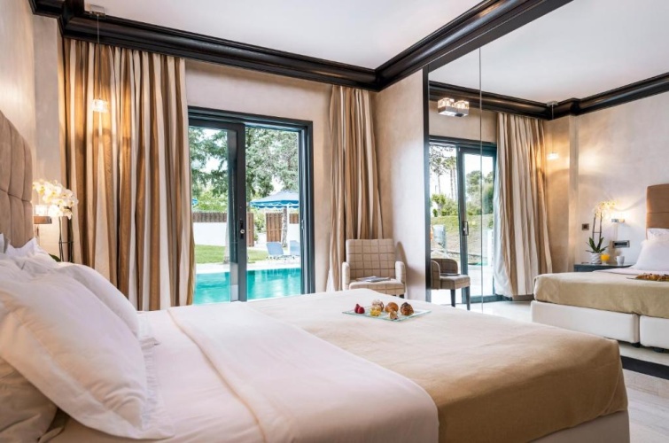 Sharing Pool Twin room