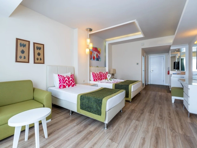 Standard Double room with land view