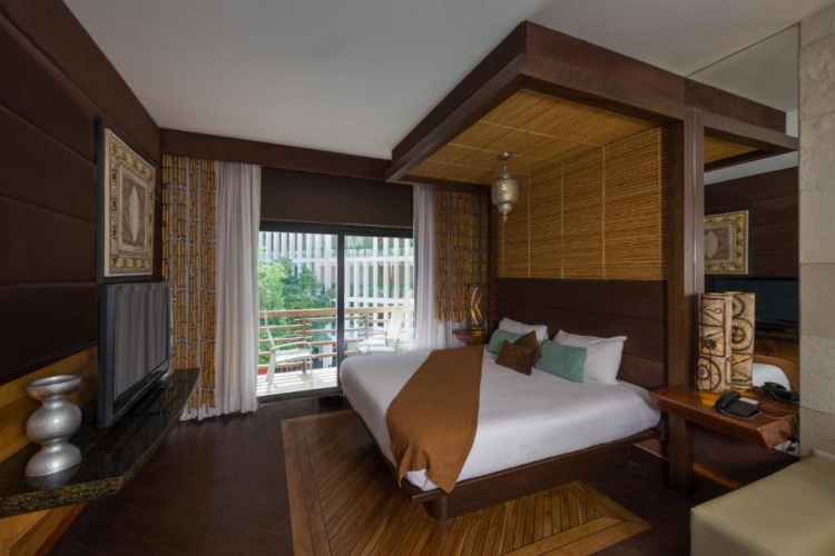 Double Junior Suite with street view
