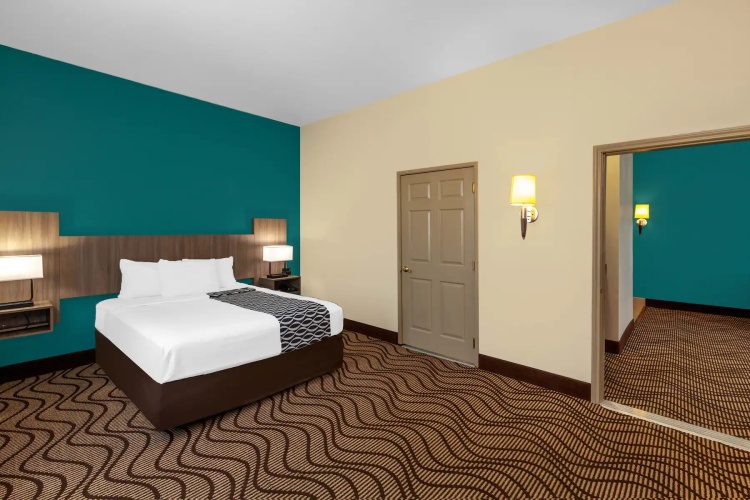 Accessible Double Suite