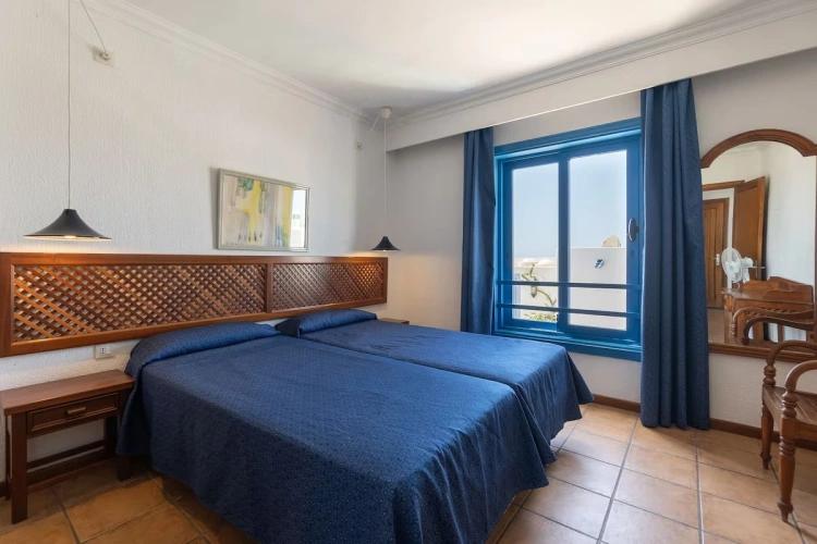 Standard Twin Apartment