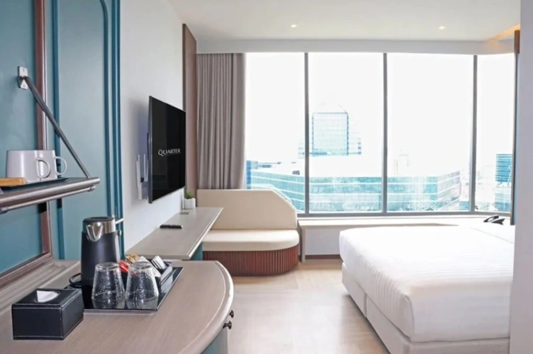 Connecting room