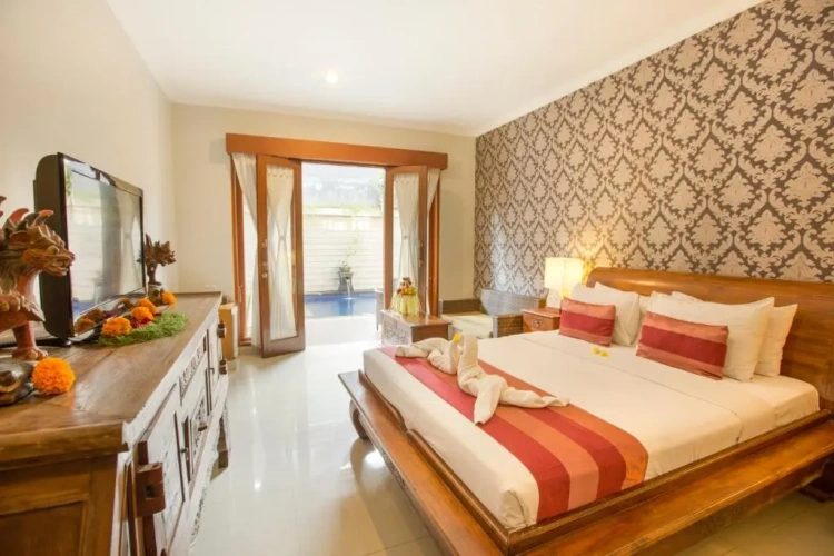 Standard Double room with pool view