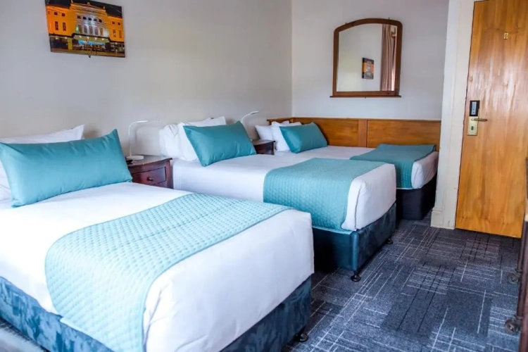 Triple room