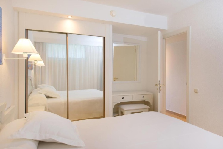 Iberostar Waves Club Cala Barca photo 8