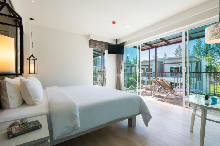 Upper Pool Access Double room