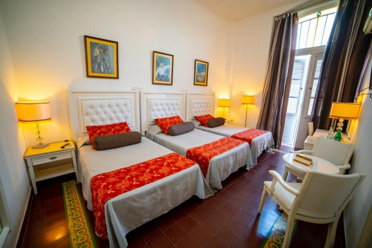 Standard Triple room with balcony