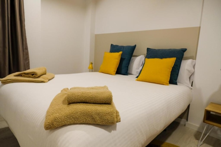 Deluxe with Balcony Apartment