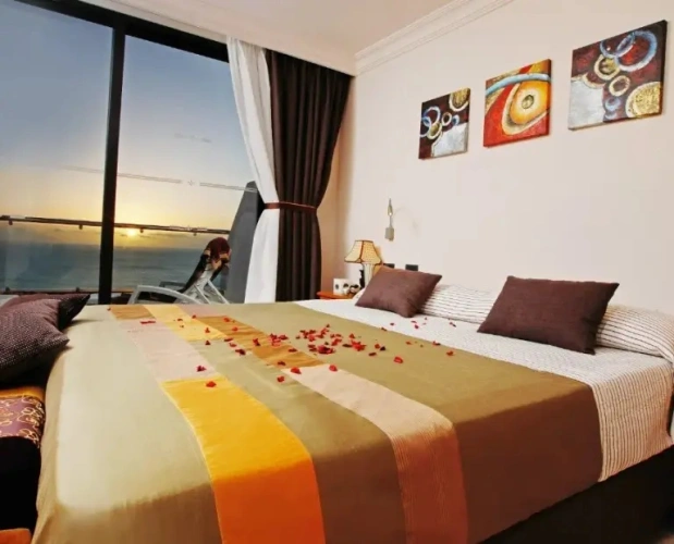 2 Bedrooms Quadruple Apartment with sea view