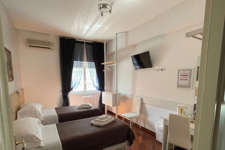 Economy Twin room