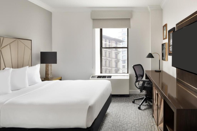 Martinique New York on Broadway, Curio Collection by Hilton photo 6