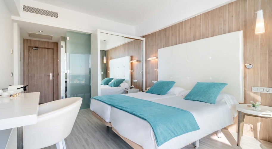 Double room with sea view