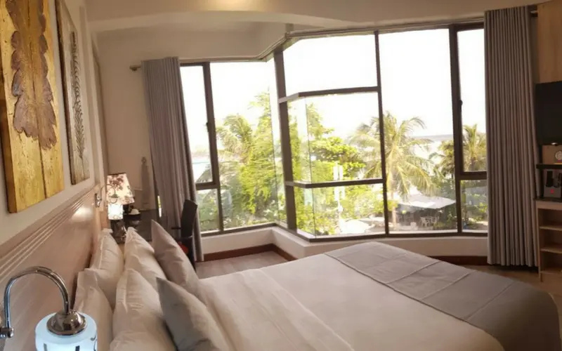 Sunrise Twin room with ocean view