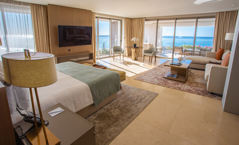Grand Class Corner Double Suite