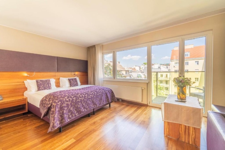Delegate Double Suite