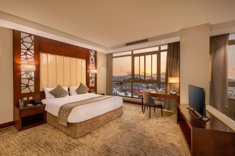 Superior Suite with city view