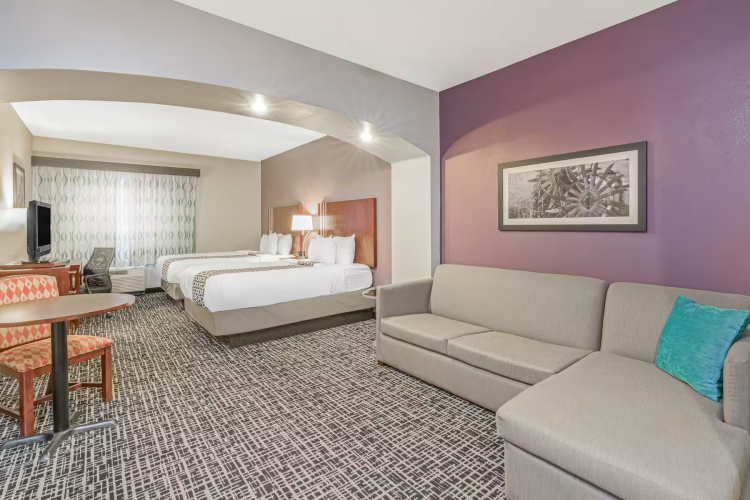 Deluxe Quadruple Suite