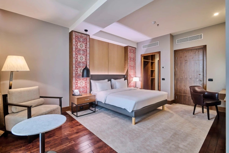 Royal Suite with mountain view