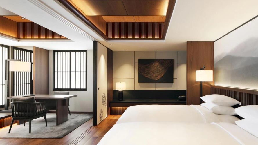 Twin Chapter Suite