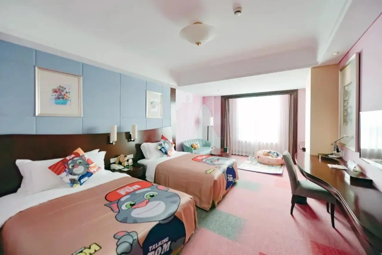 Tom Cat Family Twin room