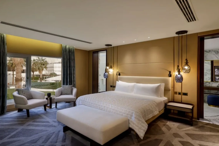 2 Bedrooms Royal Quadruple Club Suite