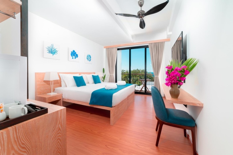 Deluxe Double room with balcony and with sea view