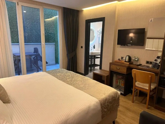 Garden Floor room with balcony