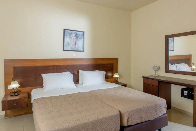With Pool Twin Suite