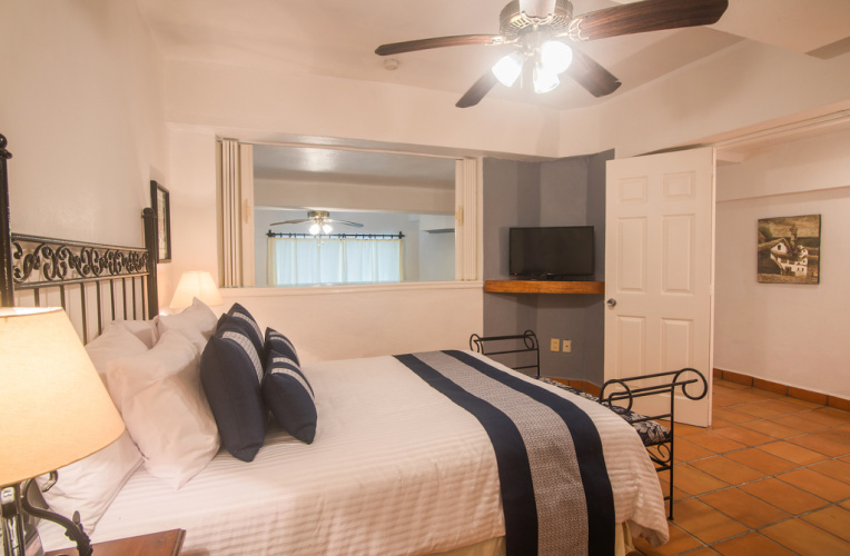 1 Bedroom Standard Double Suite with sea view