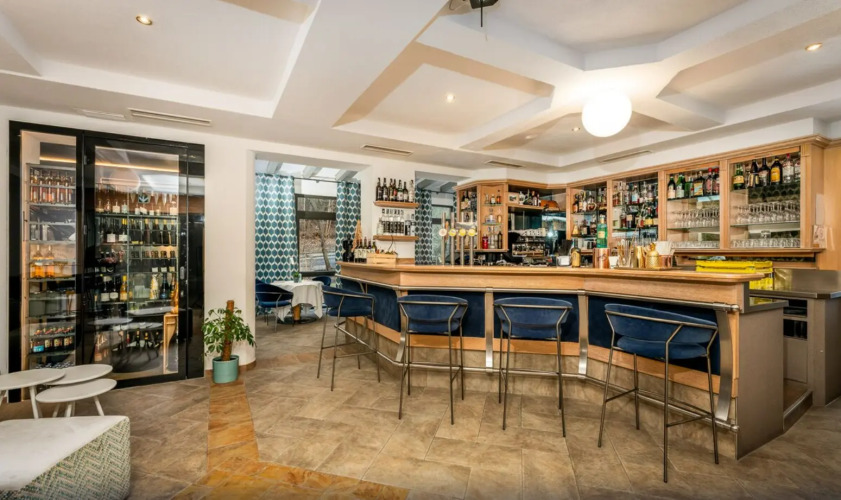 Anett hotelOver view