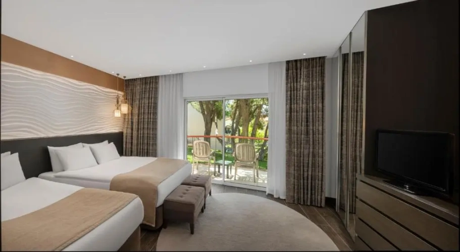 Comfort Handicap Triple Club room