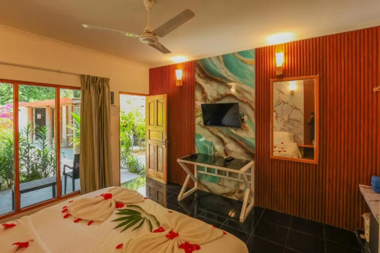 Thoddoo Beach Holiday Inn