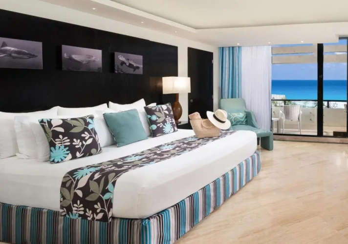 Pyramid Double Junior Suite