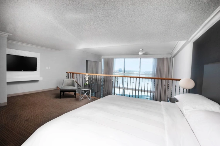 Niagara Double Bi-level Fallsview Suite