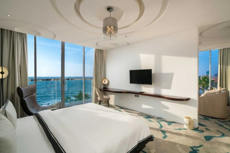 Double Ocean Suite with Spa Bath with balcony