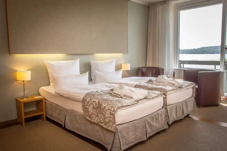 Room lake side