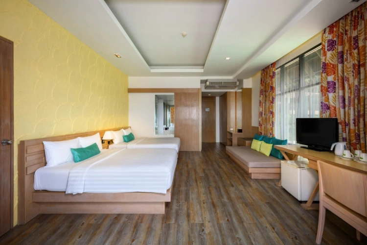 Family Twin room with sea view