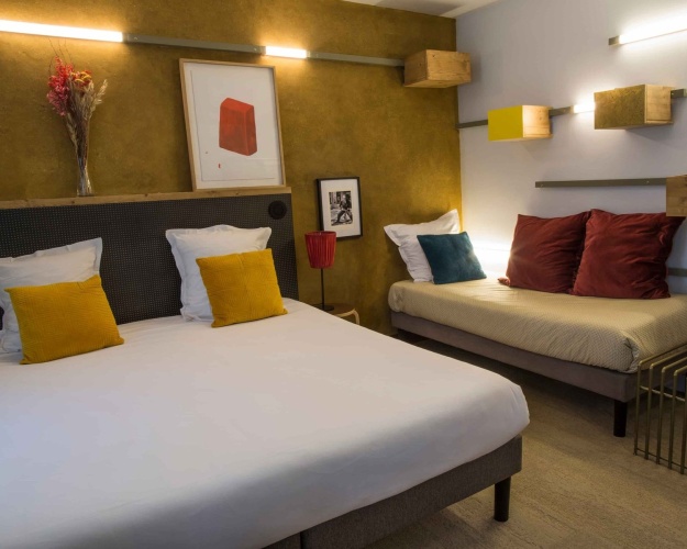 Standard Triple room
