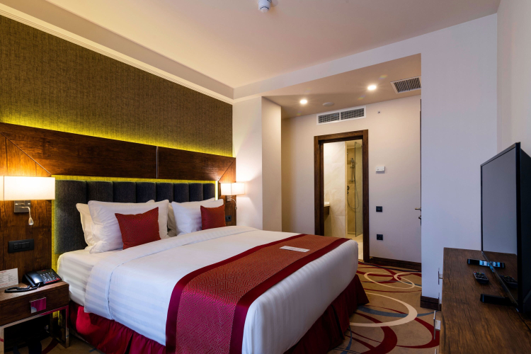 Фотография номера гостиницы Ramada Hotel & Suites by Wyndham Yerevan