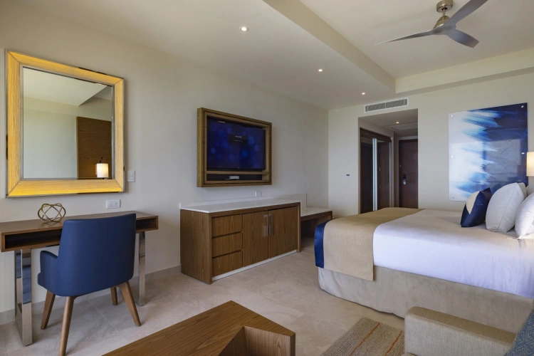 Luxury Diamond Club Junior Suite