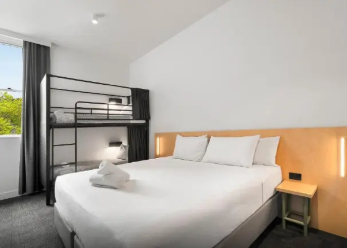 King Plus 2 Quadruple room