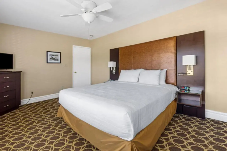 Marin Suites Hotel