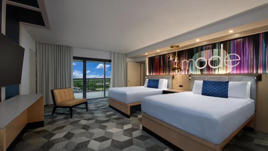 1 Bedroom Club Suite with Theme park view