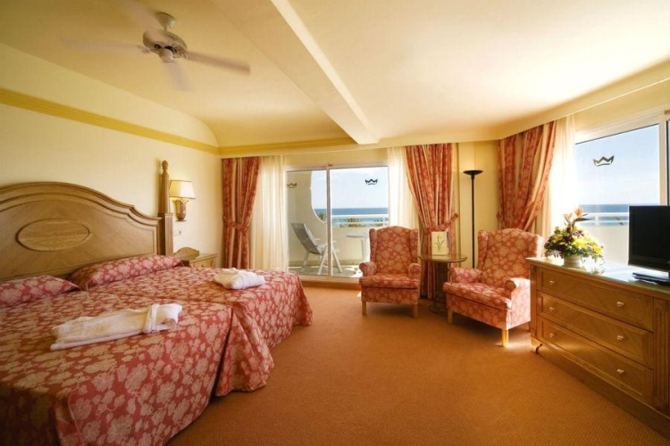 Grand Terrace Twin Junior Suite